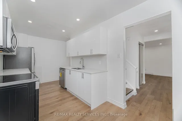 Additional image 9 of 20 Greenhills Sq
