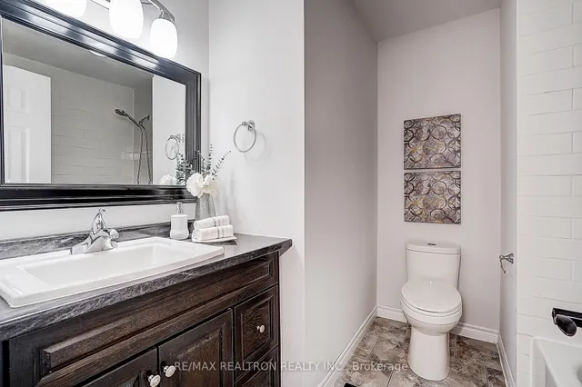 Additional image 32 of 2543 Gill Cres