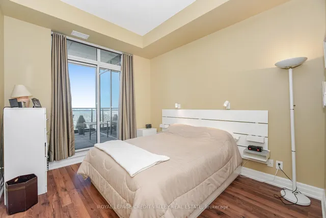 Additional image 21 of 100 John St Unit 2601