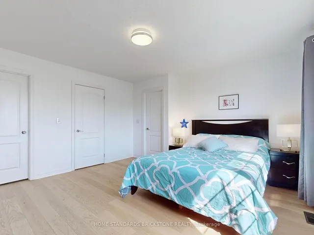 Additional image 30 of 50 Versailles Cres