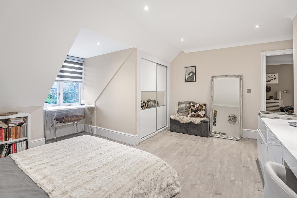 Additional image 19 of Beningfield Drive, St. Albans, Hertfordshire, AL2