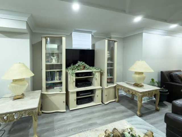 Additional image 39 of 404 Queen Mary Dr