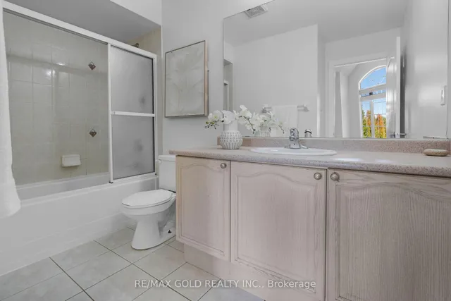 Additional image 29 of 48 Fountainview Way