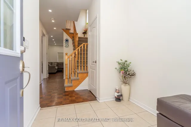 Additional image 4 of 32 Rubysilver Dr