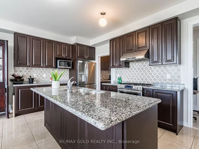 Additional image 18 of 62 Masken Circ