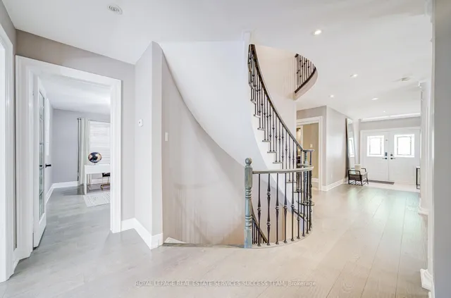 Additional image 10 of 1378 Bayshire Dr