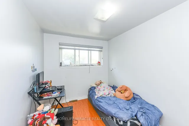 Additional image 13 of 3442 Laddie Cres