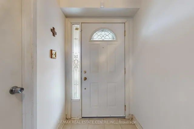 Additional image 31 of 7406 Darcel Ave Unit 34