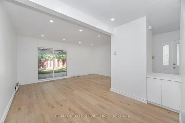 Additional image 14 of 20 Greenhills Sq