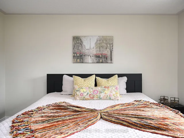 Additional image 19 of 38 Amethyst Circ