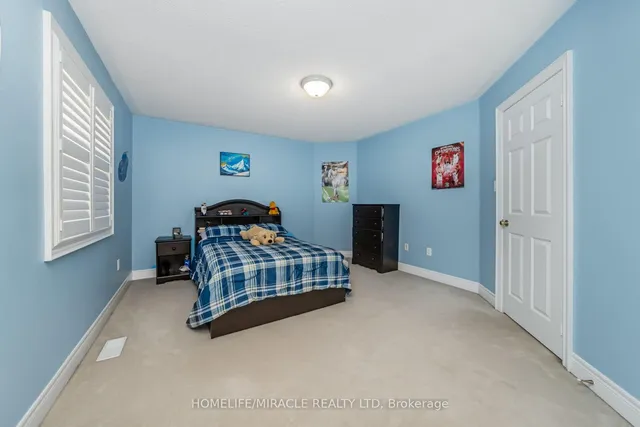 Additional image 37 of 32 Xavier Crt