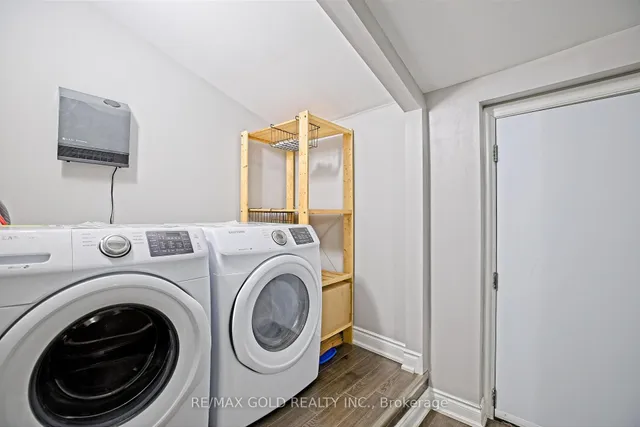 Additional image 32 of 28 Royce Ave