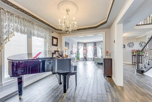 Additional image 11 of 66 Snow Leopard Crt