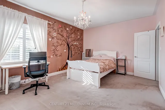 Additional image 38 of 29 EIffel Blvd