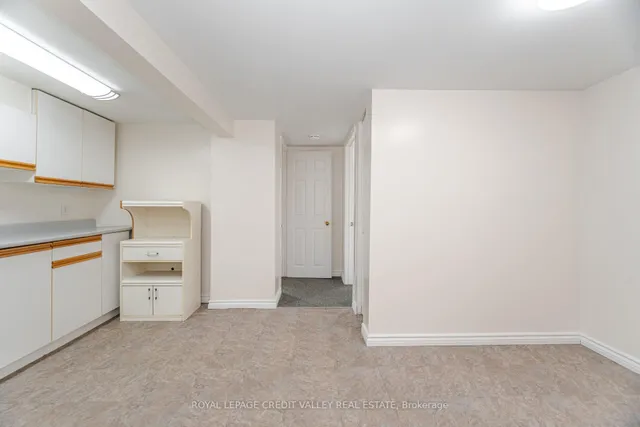 Additional image 31 of 36 Autumn Blvd