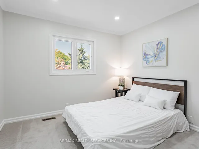 Additional image 25 of 16 Marchmount Cres