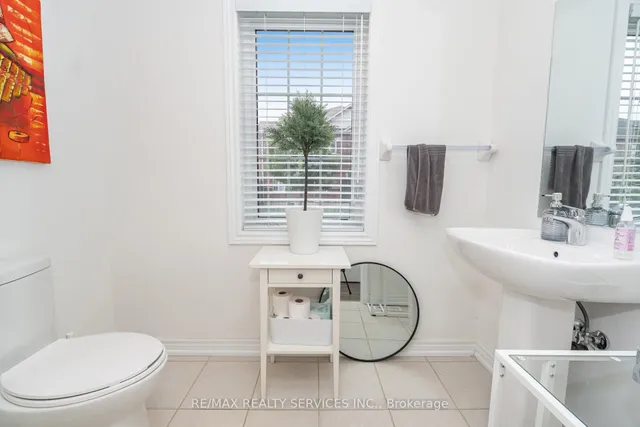 Additional image 8 of 2 Estelle Gate