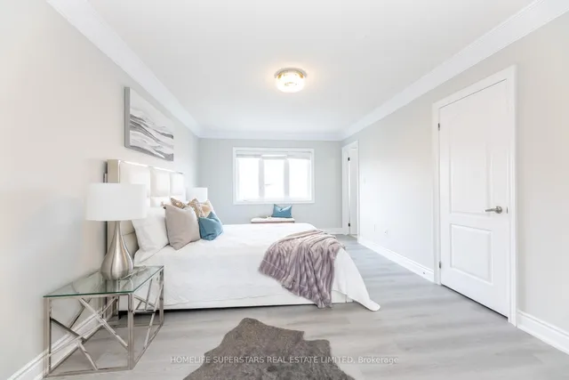 Additional image 17 of 16 Brussels Ave