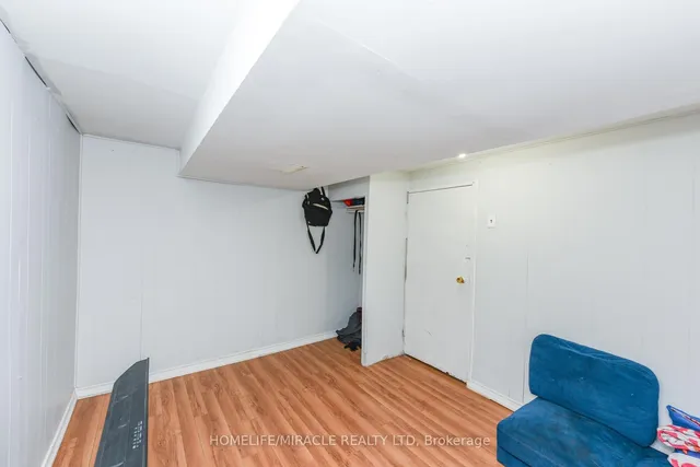 Additional image 42 of 3442 Laddie Cres