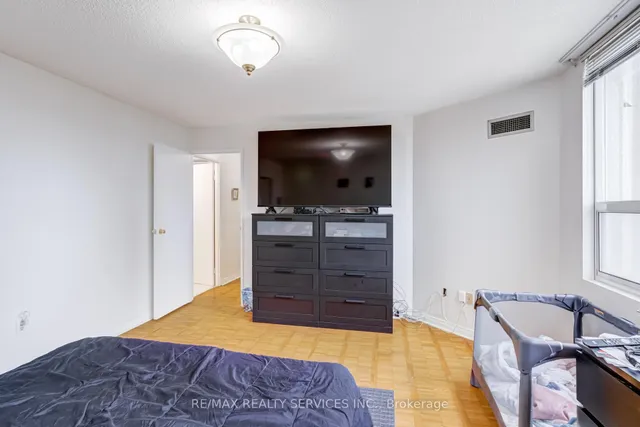 Additional image 20 of 3650 Kaneff Cres Unit 1508