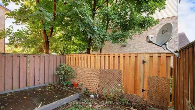 Additional image 40 of 76 Collins Cres