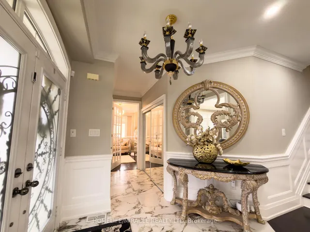 Additional image 5 of 404 Queen Mary Dr