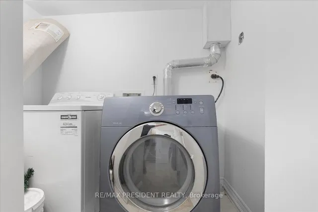 Additional image 36 of 56 Natronia Tr