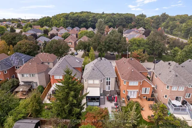 Additional image 46 of 385 Turnberry Cres