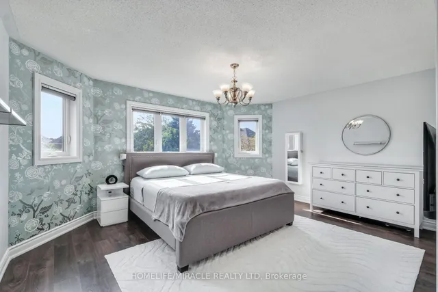 Additional image 17 of 373 Turnberry Cres