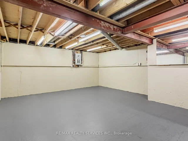 Additional image 41 of 16 Marchmount Cres