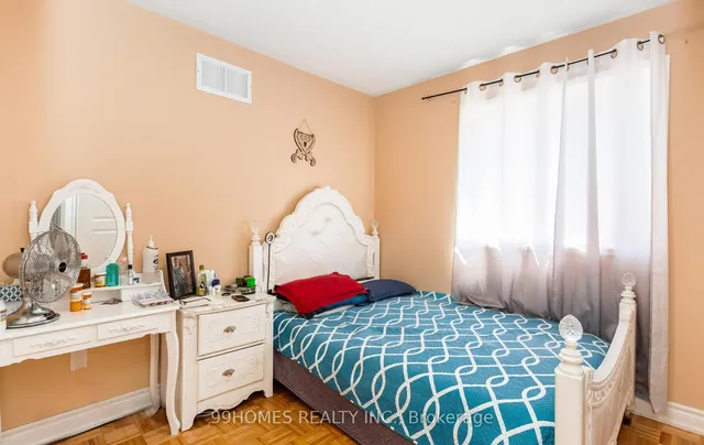 Additional image 39 of 5 Farthingale Cres