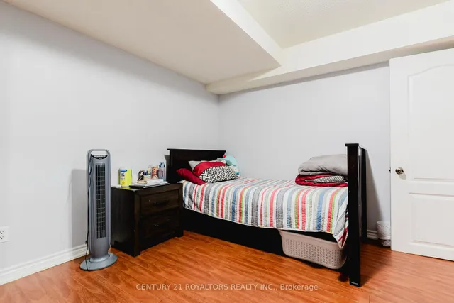 Additional image 34 of 19 OXTAIL Lane