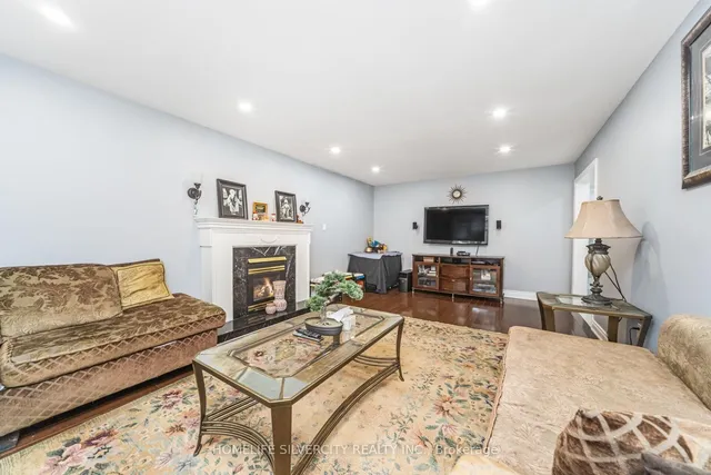 Additional image 17 of 17 Siesta Crt