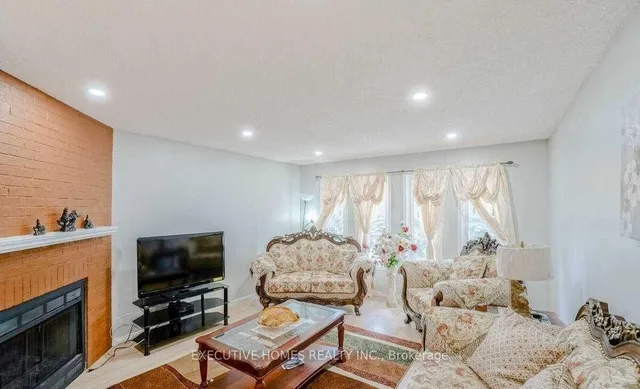 Additional image 21 of 114 Toba Cres