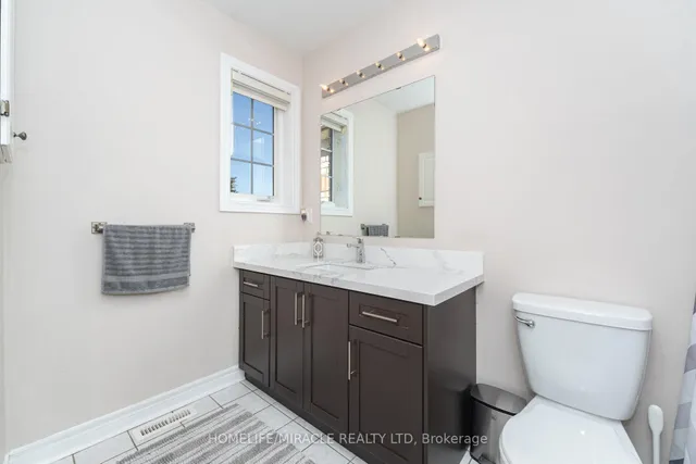 Additional image 33 of 8 Twin Pines Cres