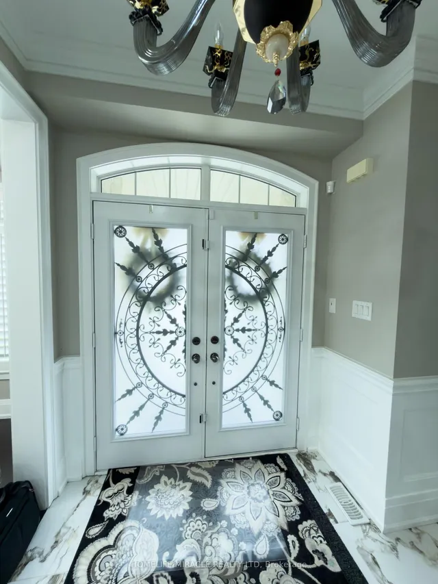 Additional image 3 of 404 Queen Mary Dr