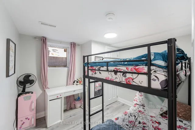 Additional image 42 of 34 windermere Crt