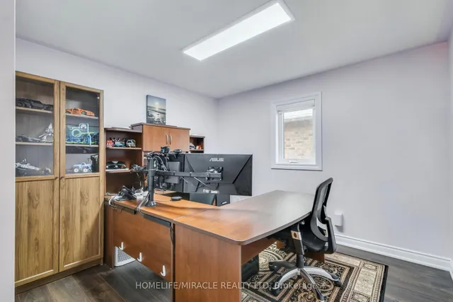 Additional image 25 of 373 Turnberry Cres