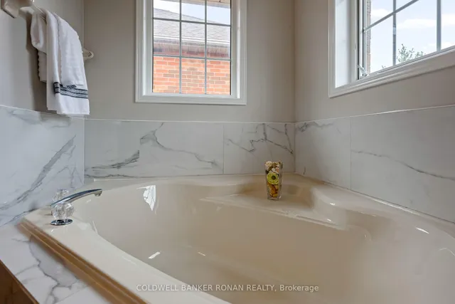 Additional image 37 of 44 Baccarat Cres