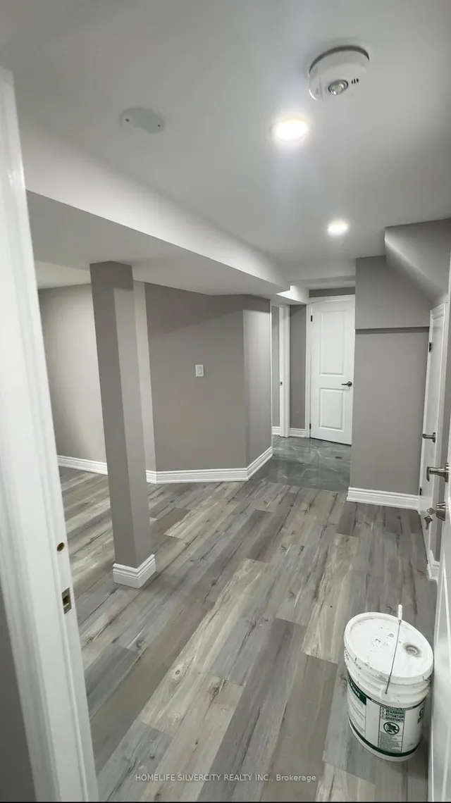 Additional image 6 of 8 Golden Gate Dr