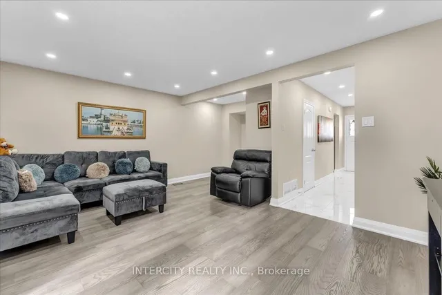 Additional image 9 of 6 Hedley Crt