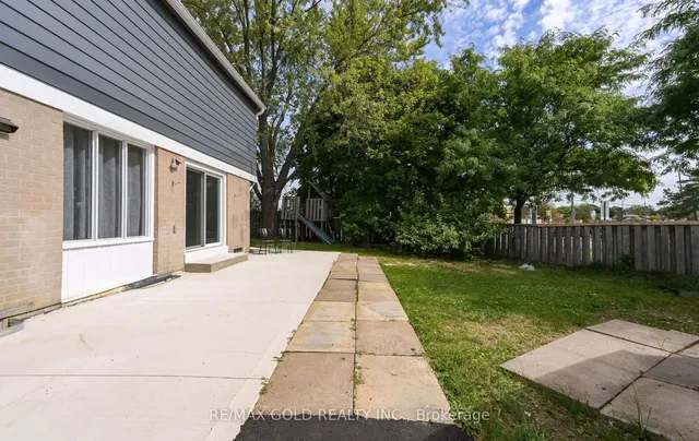 Additional image 44 of 11 Huronia Crt