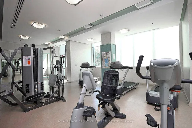 Additional image 33 of 100 John St Unit 2601