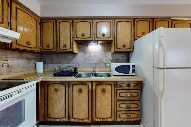 Additional image 21 of 7406 Darcel Ave Unit 34