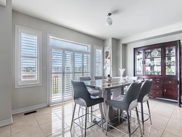 Additional image 21 of 62 Masken Circ