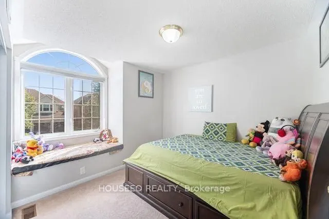 Additional image 17 of 16 Vision Way