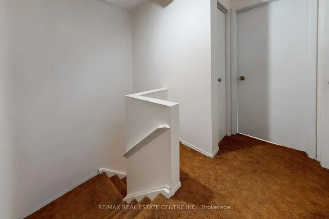 Additional image 34 of 7406 Darcel Ave Unit 34