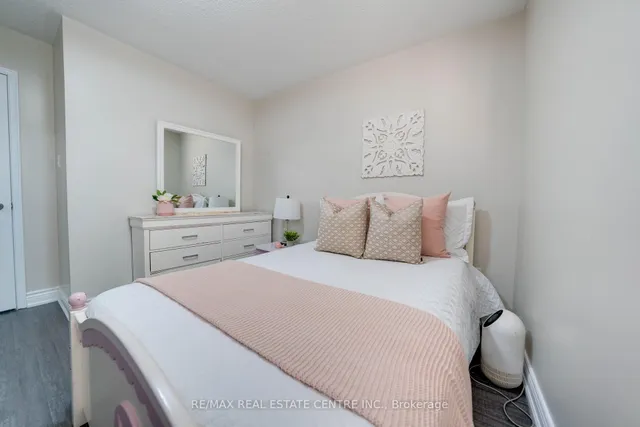 Additional image 29 of 37 Pebblestone Circ