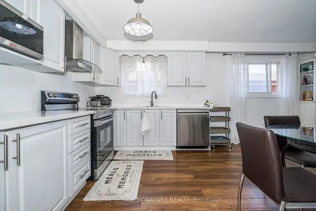 Additional image 15 of 3562 Laddie Cres