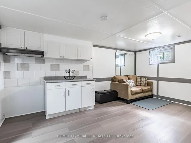 Additional image 34 of 64 Geneva Cres